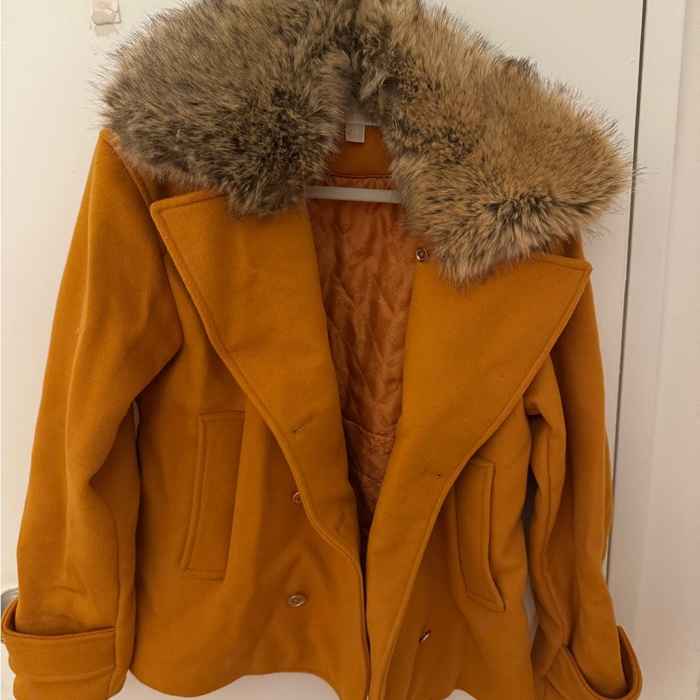 Michael Kors Women's Marigold Double-Breasted Wool Coat with Faux Fur Collar - Picture 3 of 7